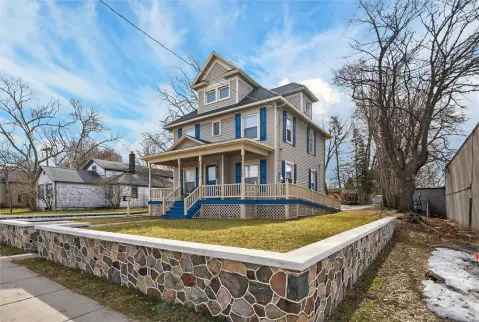 Remodeled Craftsman Building in Newark