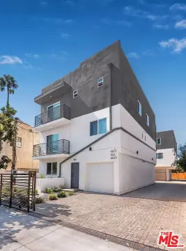 New Koreatown Fourplex with Rooftop