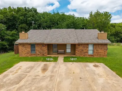 Duplex with Private Utilities