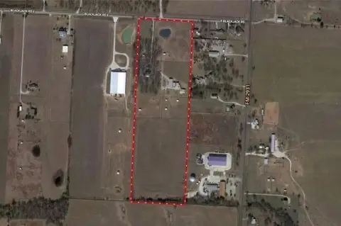 30.5 Acres in Pilot Point