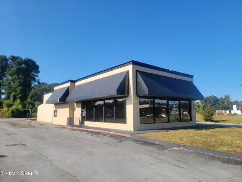 Restaurant Building with Walk-In Storage