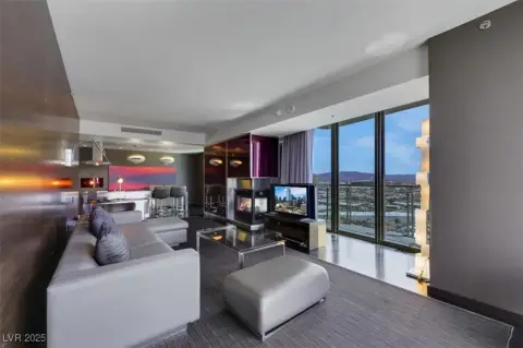 Las Vegas High-Rise Suite