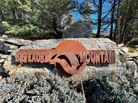 Land with Views and Access