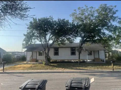 San Antonio Duplex with Large Lot