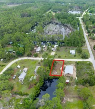 Land in OLD TOWN, FL