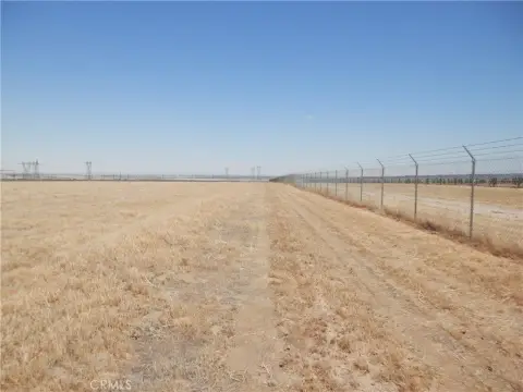 Flat 2.5-Acre Lot in Lancaster