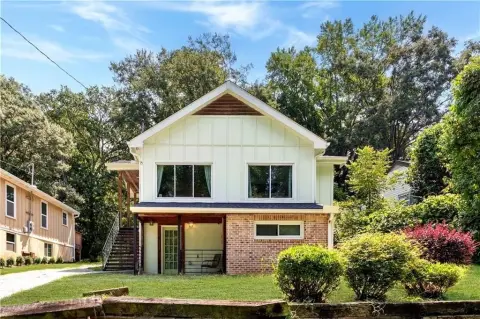Renovated Duplex with Separate Utilities