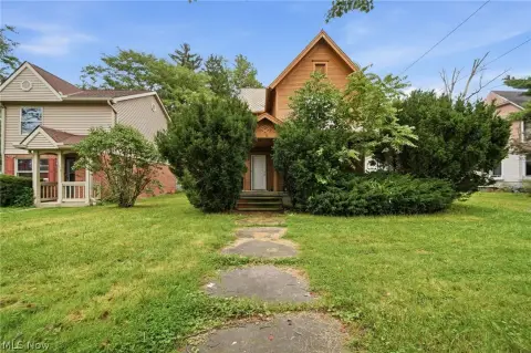 Four-Bedroom Duplex with Garage