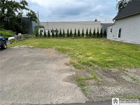 Commercial Land Near Lake