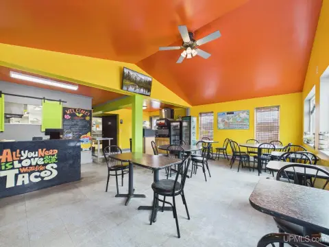 Restaurant with Living Quarters