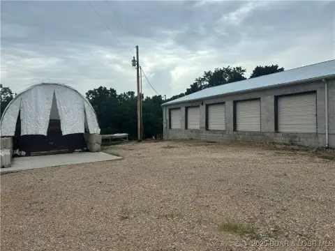 18-Bay Block Warehouse
