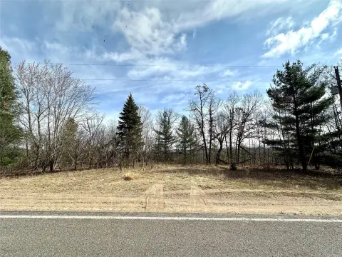Scenic Waterfront Land on Dead Lake