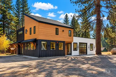 Two-Suite Mixed-Use Property