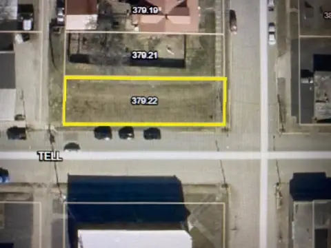 Level Corner Lot in Tell City