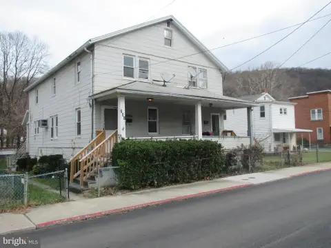 Westernport Duplex with Rental History