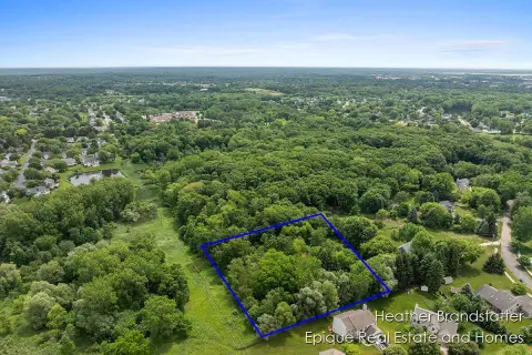 Buildable Homesite in Forest Hills