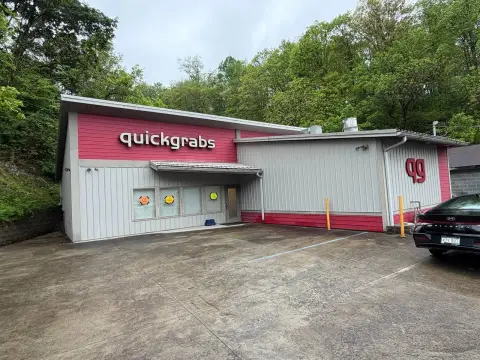 Steel Convenience Store Building