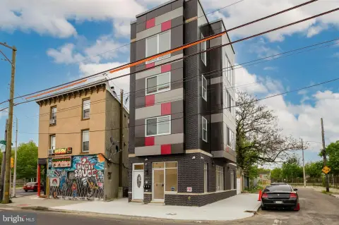 North Philadelphia Mixed-Use Triplex