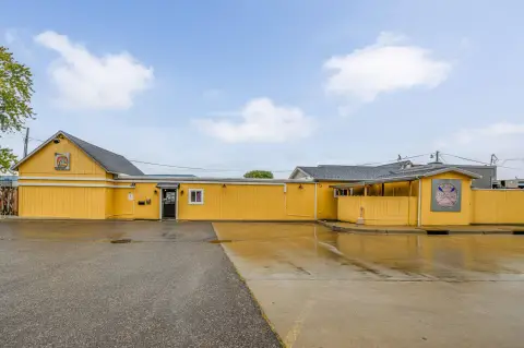 Waterfront Tavern & Restaurant Opportunity