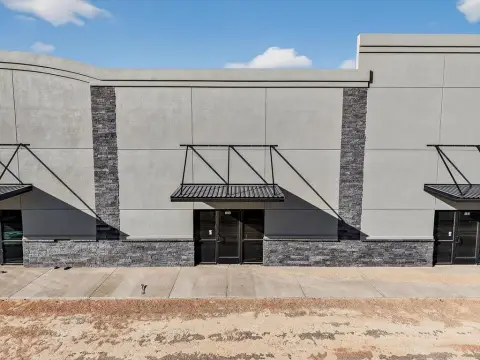 Flex Shell with Overhead Door