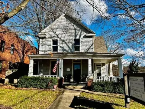 Fayetteville Office with Unique Amenities
