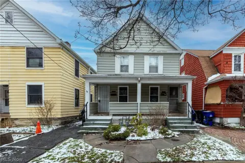 Cleveland Duplex: Prime Investment Opportunity
