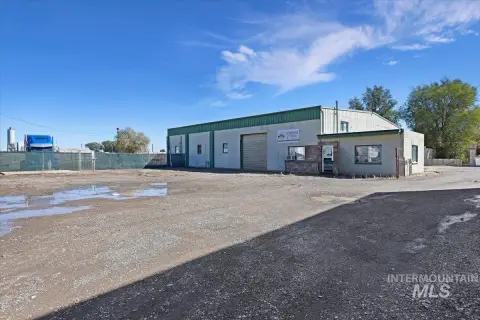 Three-Bay Flex Shop
