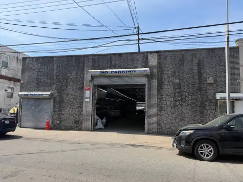Queens Commercial Building For Lease