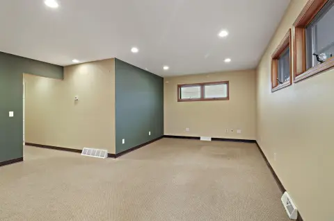 Burlington Office/Clinic Space For Lease