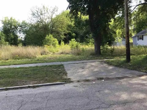 Residential Vacant Lot in Saginaw