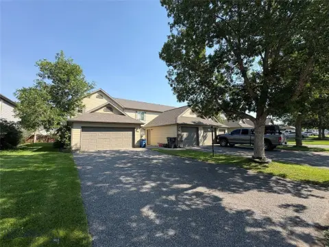Two-Story Four-Unit Quadplex
