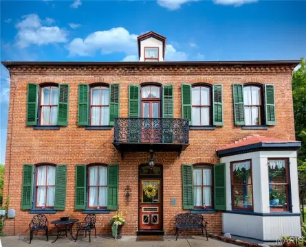 Historic Bed & Breakfast with Garage