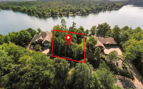 Lakefront Cul-de-Sac Lot