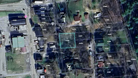 Vacant Wooded Lot in Burnsville