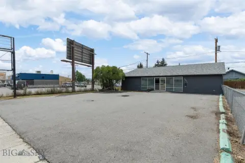 Adaptable Commercial Flex Space
