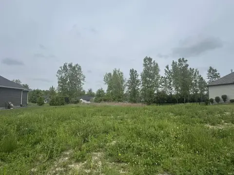 Daylight Basement Home Lot