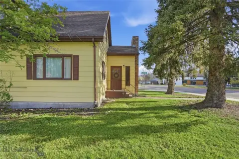 Craftsman Triplex with Private Entrances