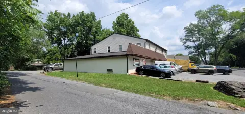 Versatile Commercial Space For Lease