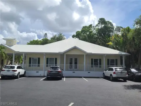 Executive Offices in Banyan Creek