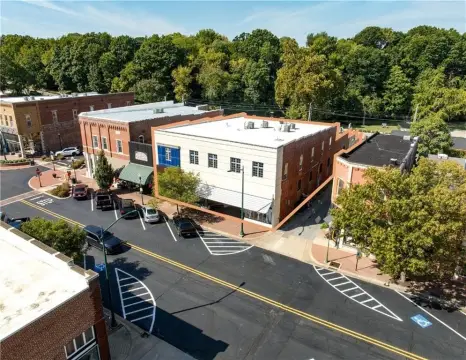Mixed-Use Building in Downtown