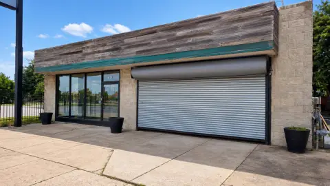 Multi-Tenant Storefront Property