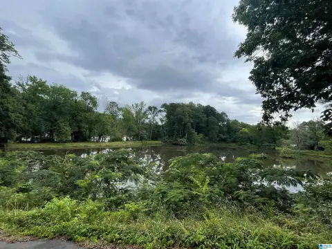 Leeds Acreage with Private Lake