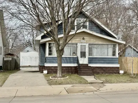 Muskegon Multifamily Home with Rental