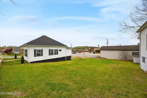 Commercial Lot with Central Access