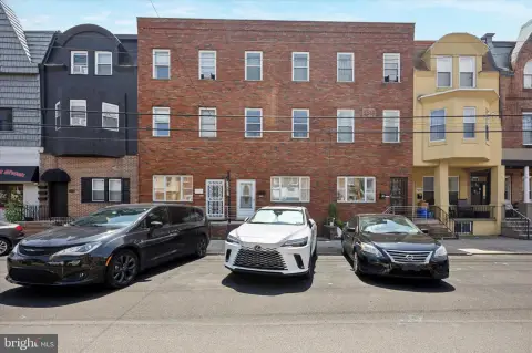 Income-Producing Duplex in Philadelphia