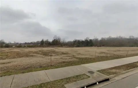 Buildable Land on Fairway Blvd