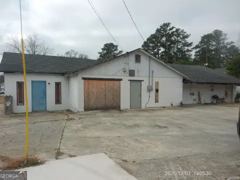 Concrete-Floor Warehouse