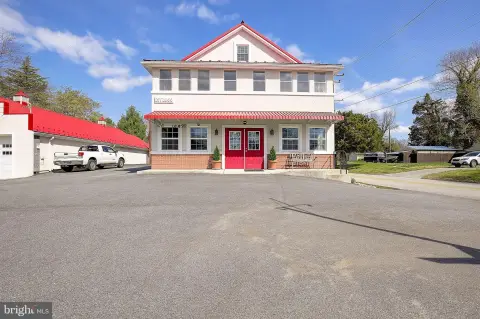 Turn-Key Commercial Space in Friendship