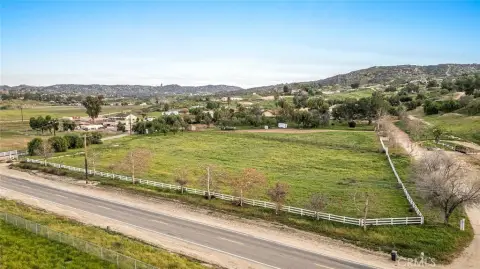 Nuevo Horse Property: 3.35 Acres