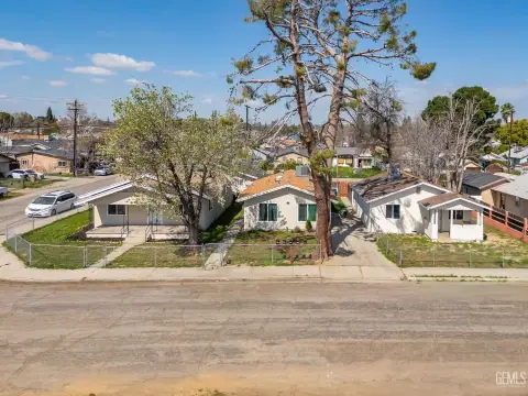 Remodeled Duplex in Bakersfield, CA